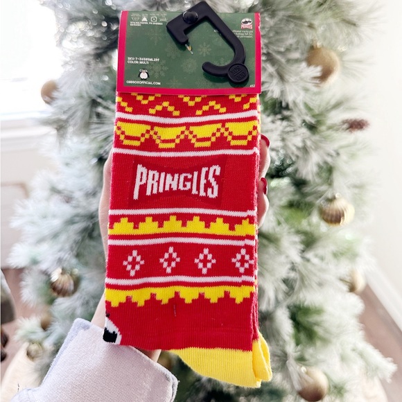 NEW Cool Socks Pringles Holiday Socks - Picture 3 of 4